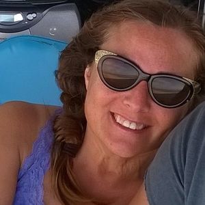 Meet your Posher, Debbie